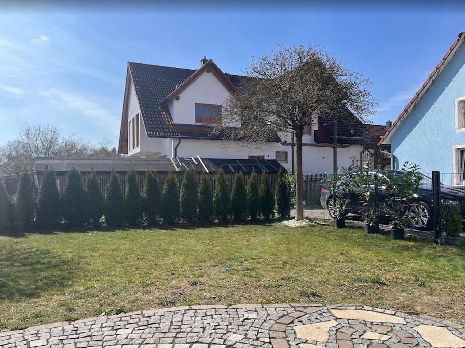 Apartment Amidst Nature-Riverdale, North Of Munich Fahrenzhausen Eksteriør billede
